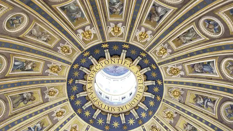 Fresko-Detail im Inneren der Petersdom-Kuppel